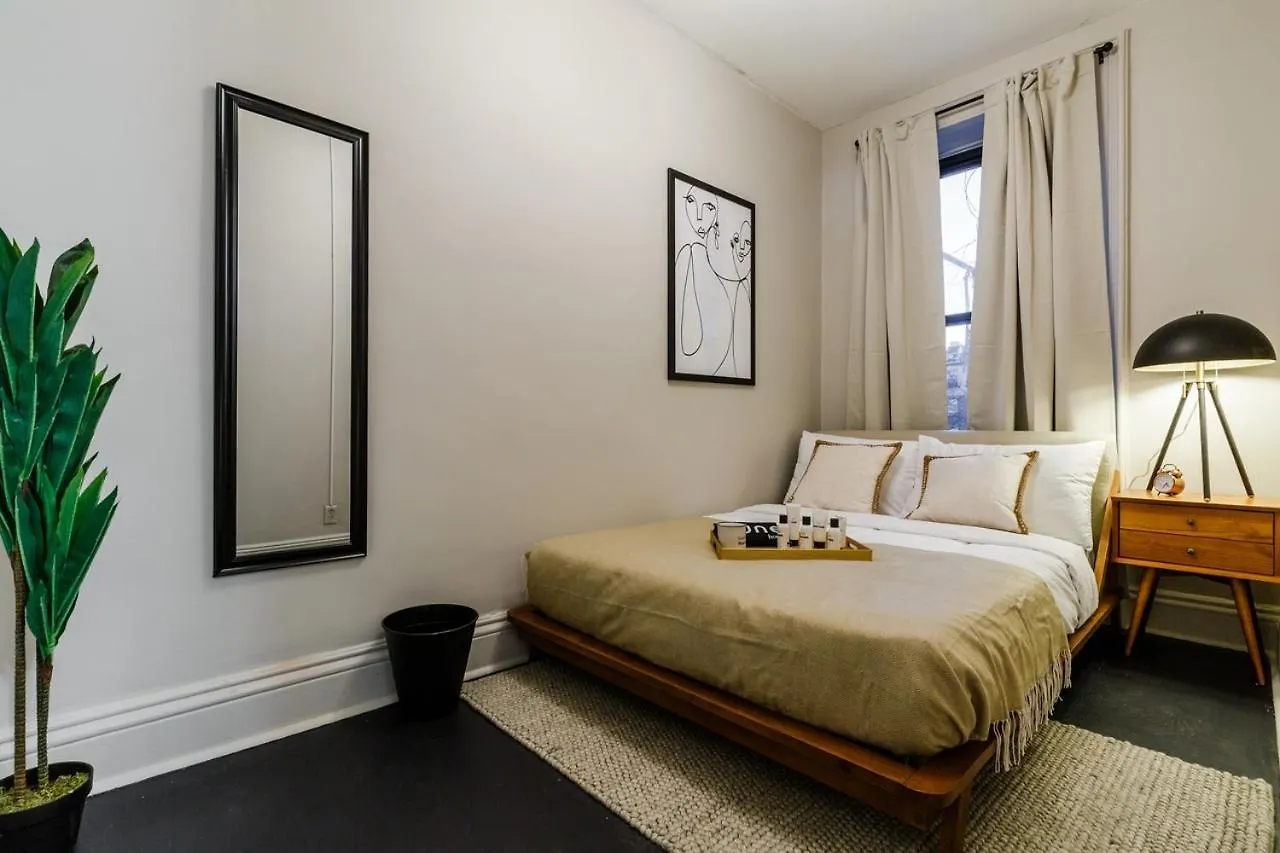 Apartment 332: Hells Kitchen New York