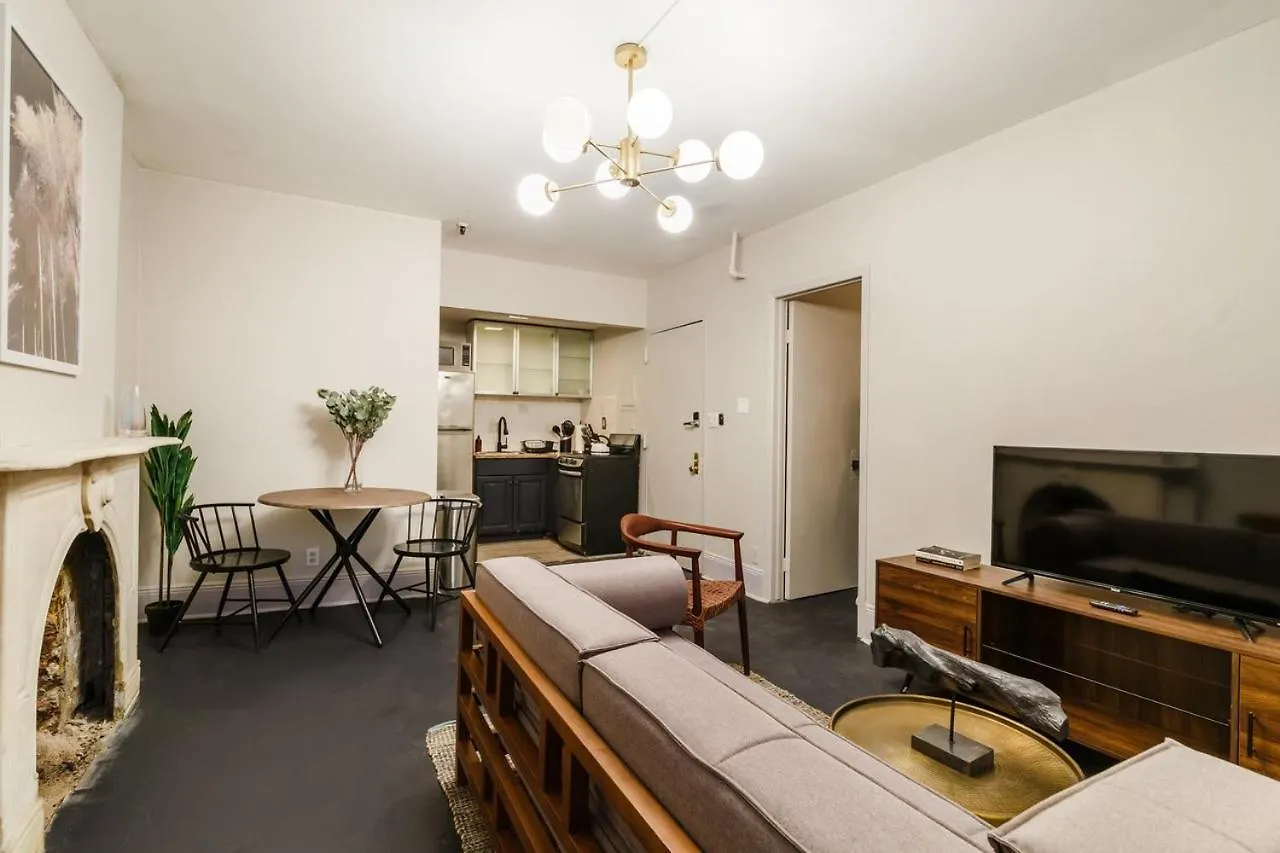 Apartment 332: Hells Kitchen New York USA